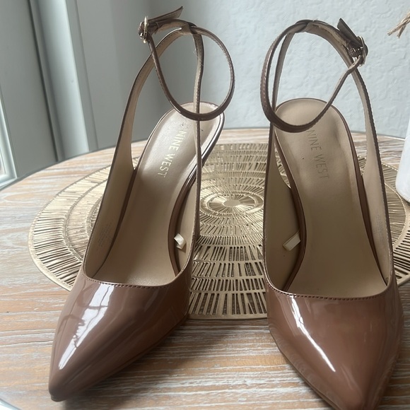 NINE WEST size 8.5 M only wore once - Picture 3 of 10